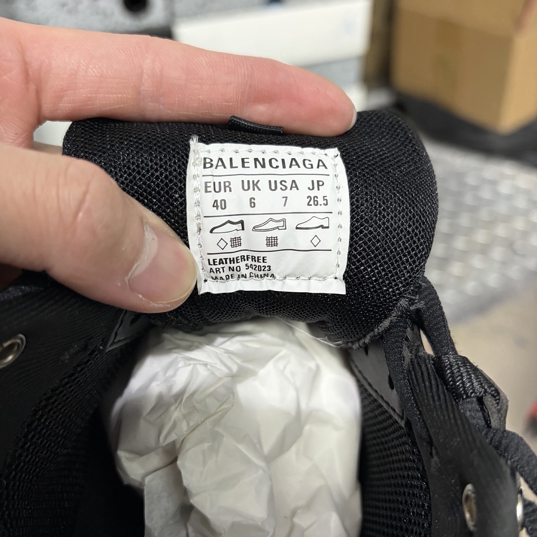 Balenciaga BLCG Track 3.0 - Image 12