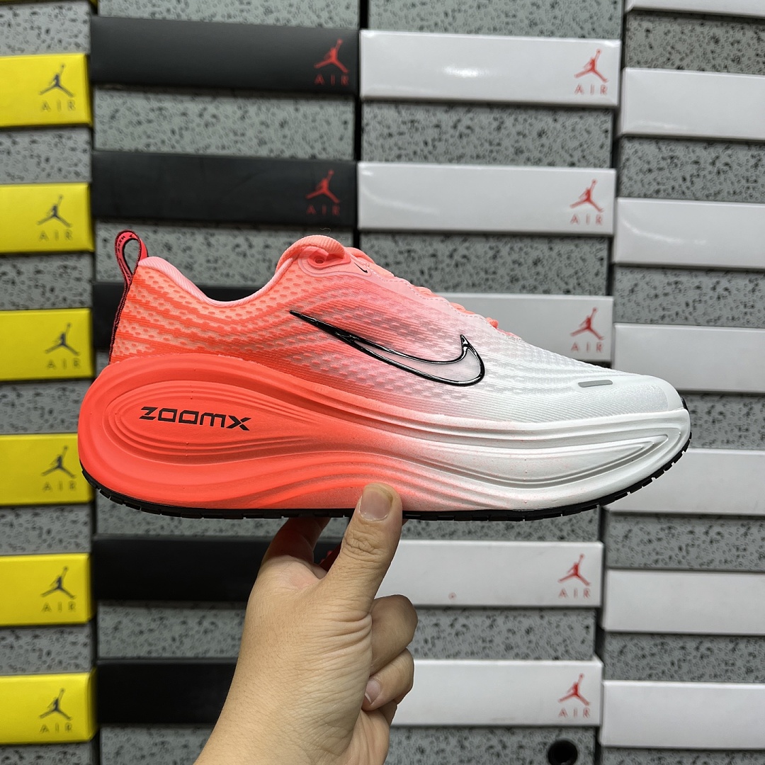 Nike Vomero Plus - Image 8