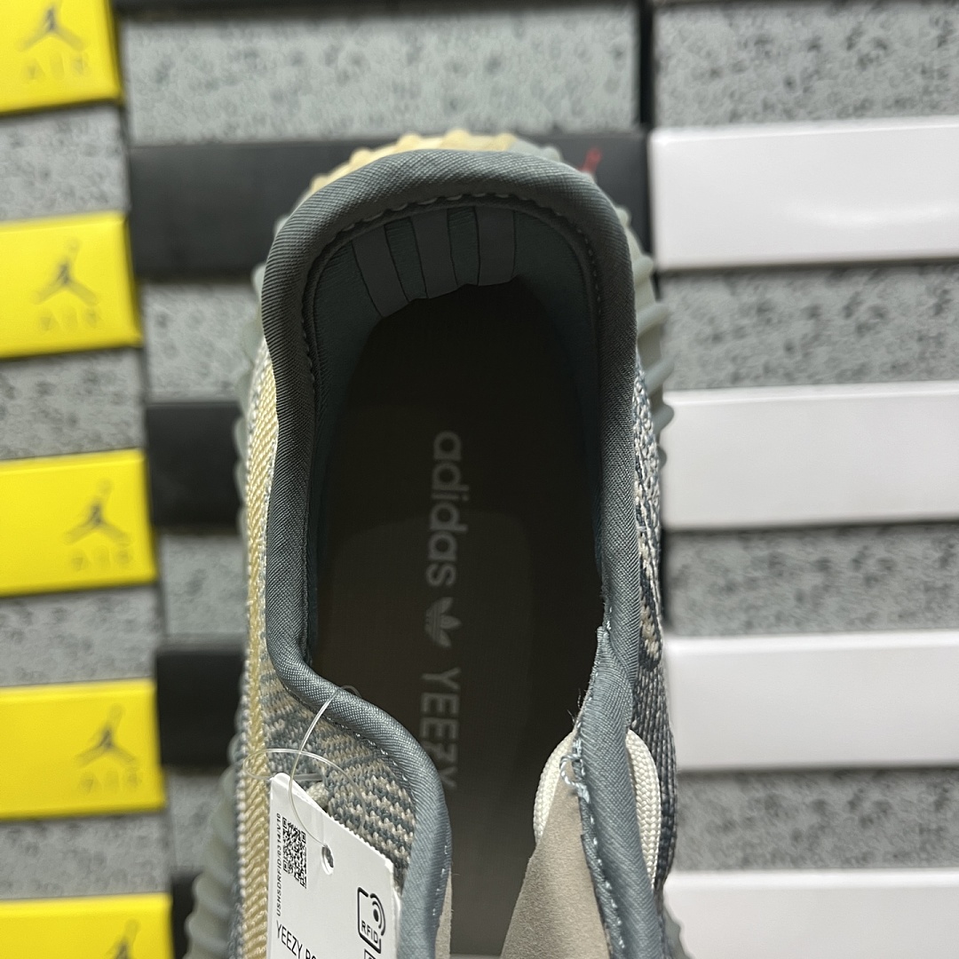 Adidas Yeezy Boost 350 V2 - Image 9
