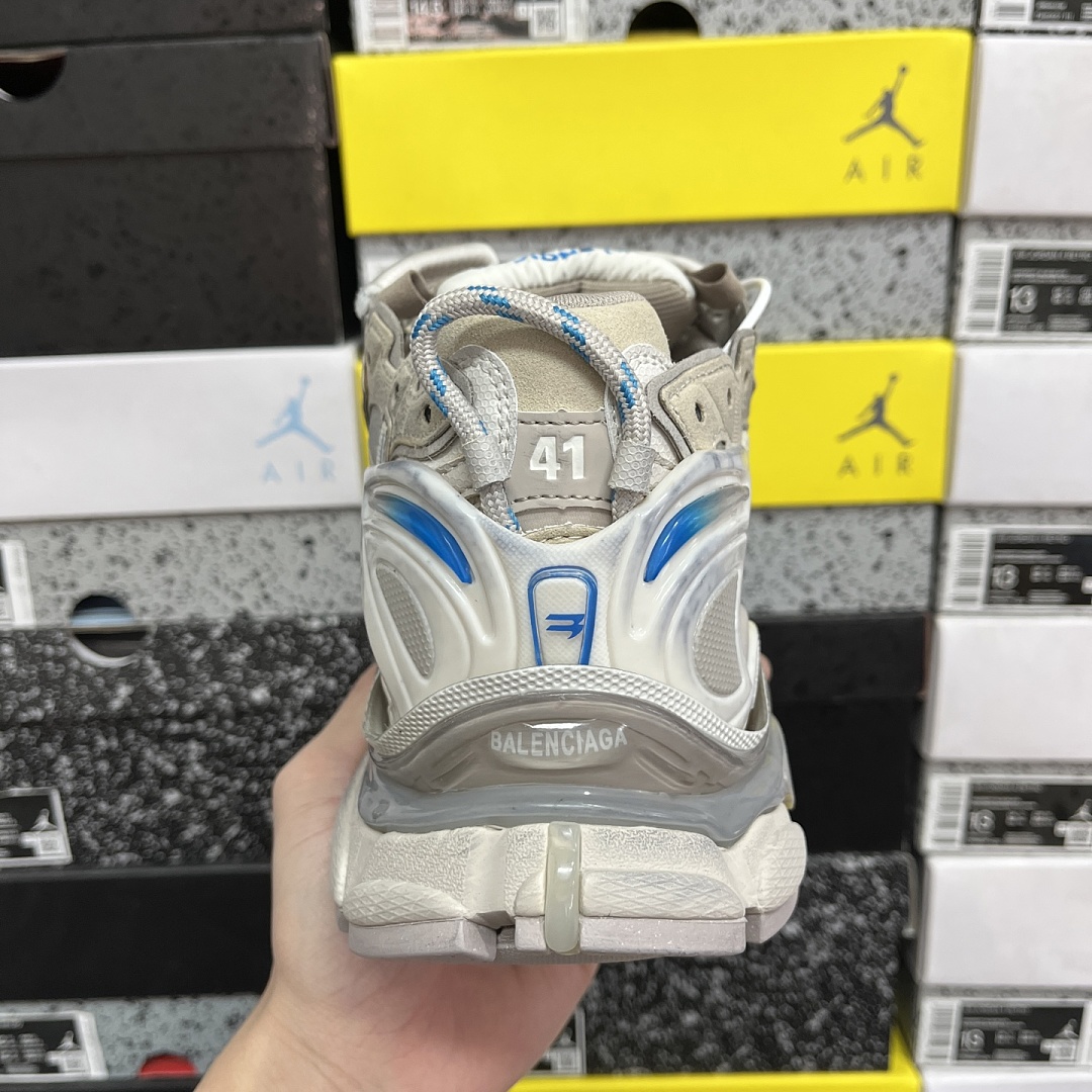 Balenciaga BLCG Runner 7.5 - Image 9