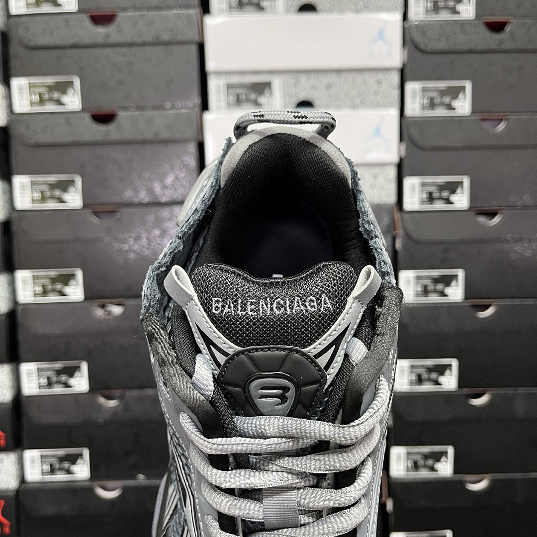 Balenciaga BLCG Runner 7.0 - Image 5