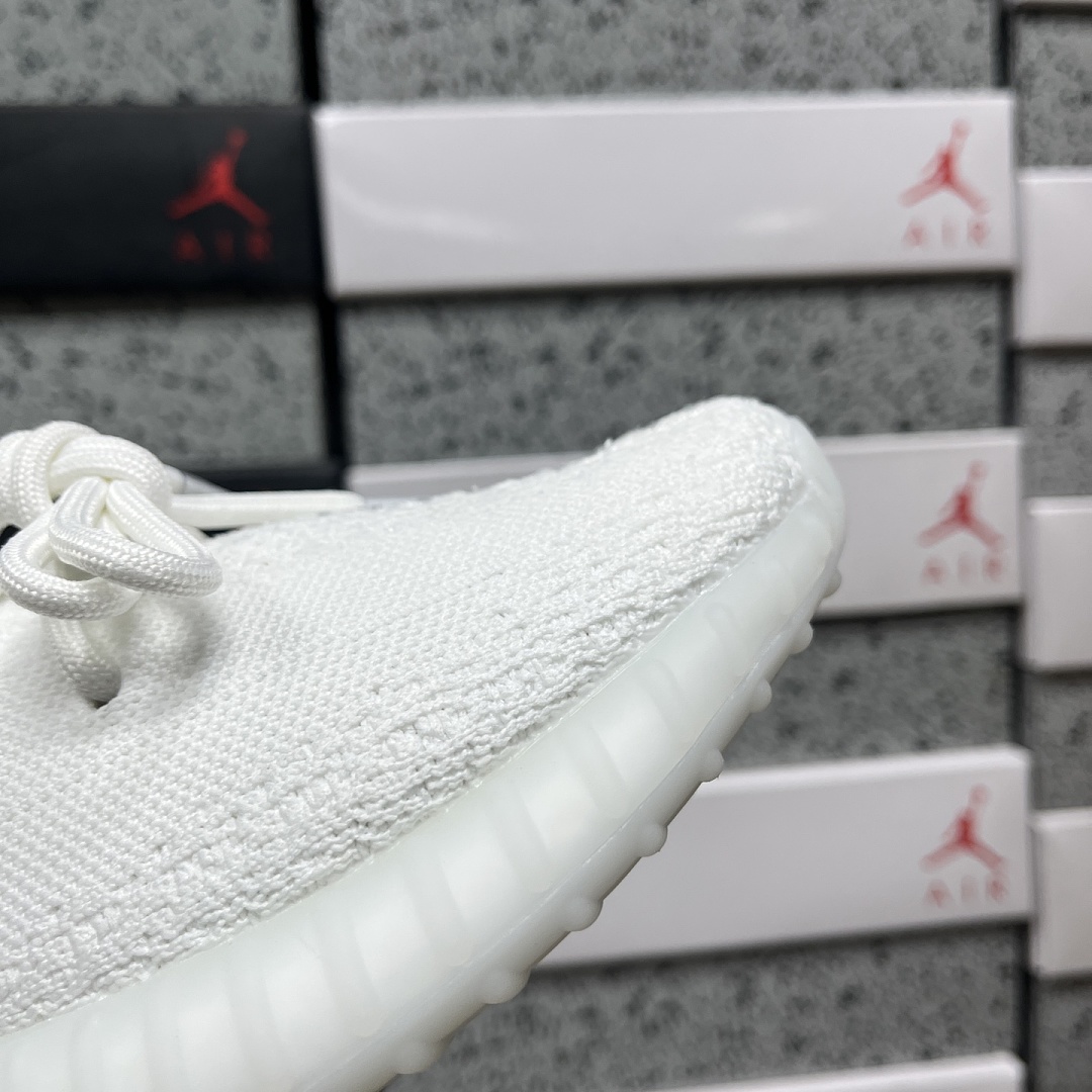 Adidas Yeezy Boost 350 V2 - Image 2