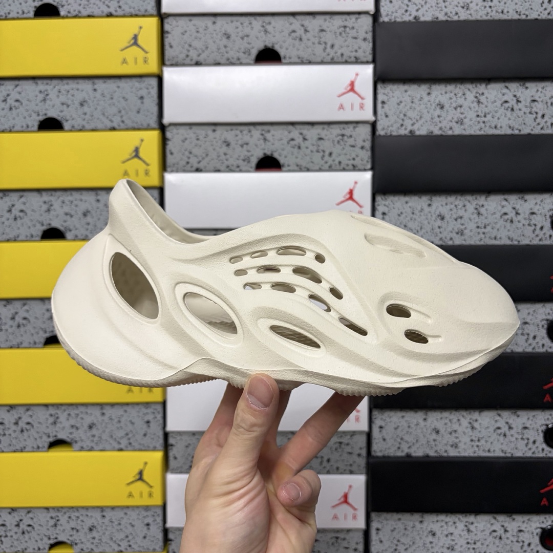 Adidas Yeezy Foam RNNR Ararat Clogs - Image 6
