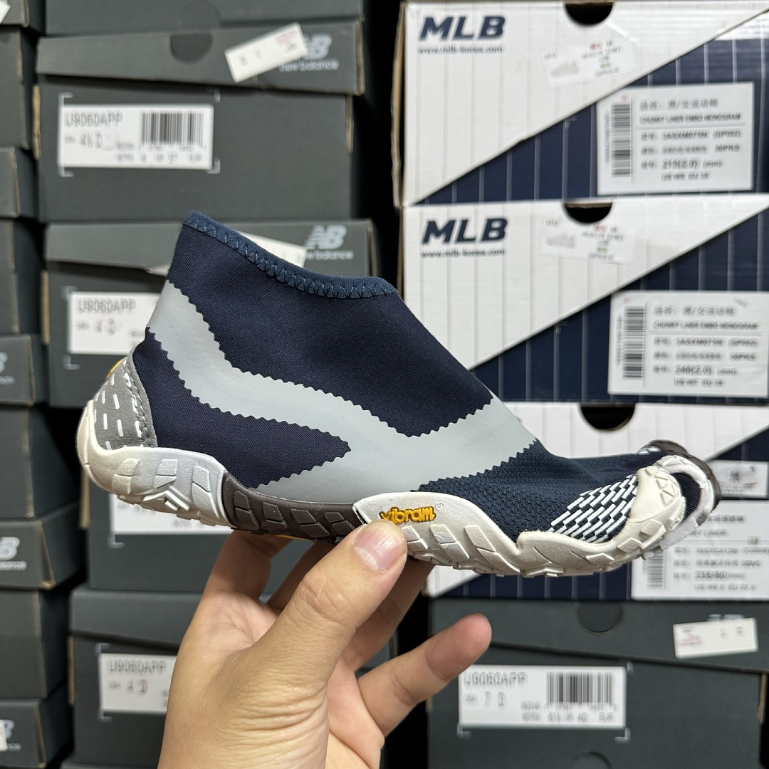 Suicoke Finger Chukka Boot S20MLC1 Navy High Top - Image 3