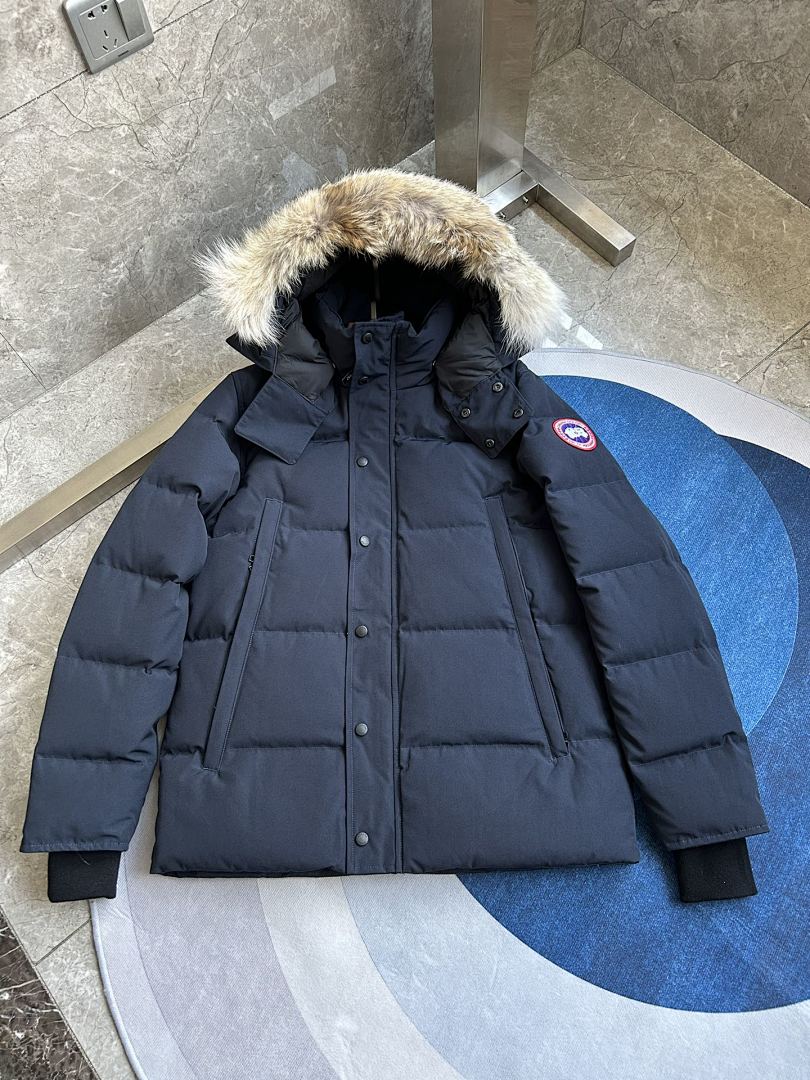 Canada Goose Wyndham Parka - Image 17