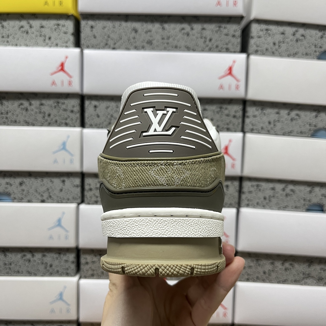 Louis Vuitton Trainer (OLIVE GREEN White) - Image 3