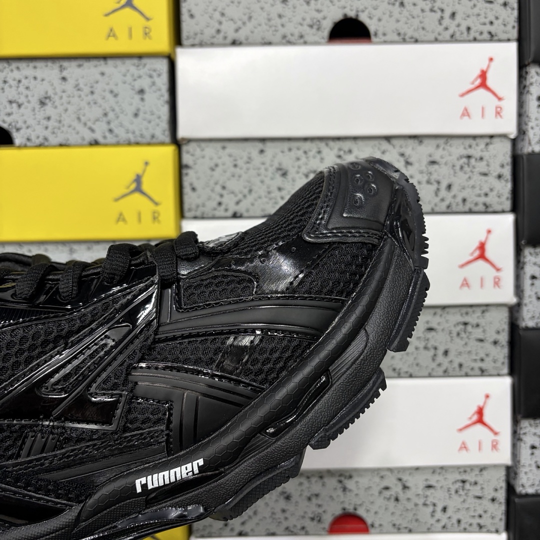 Balenciaga BLCG Runner Black 7.0 - Image 12