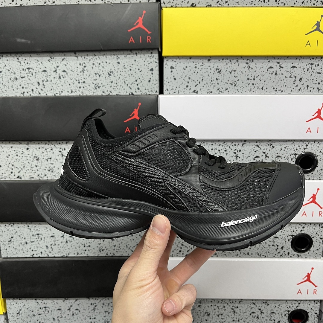 Balenciaga Circuit - Image 38