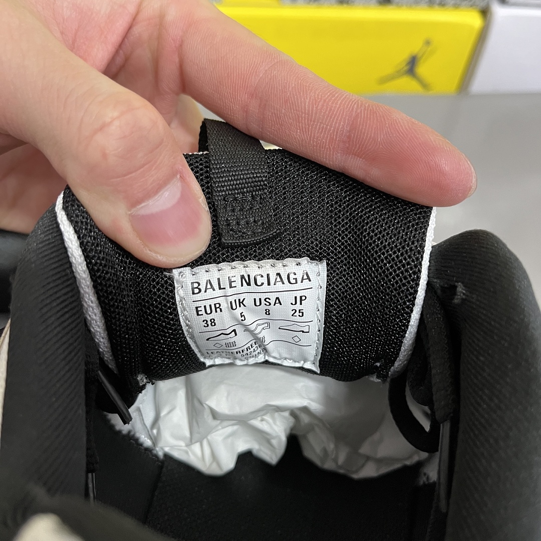 Balenciaga BLCG Track 3.0 - Image 8