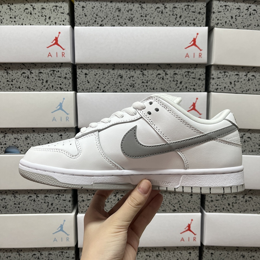 Nike SB Dunk Low Supreme 94 White Metallic Silver Collab (Grey) - Image 4