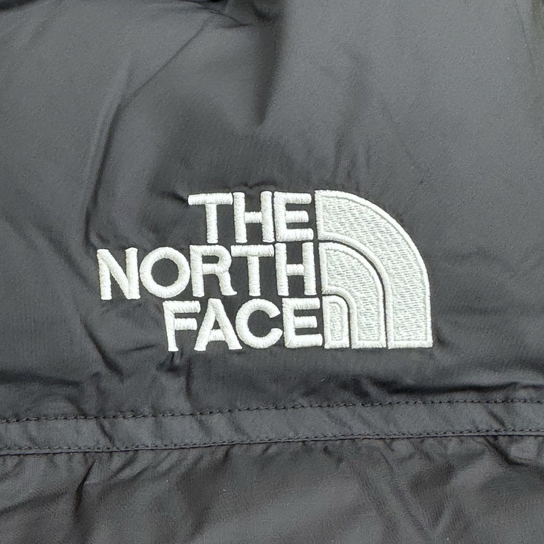 The North Face TNF 1996 Retro Nuptse Vest - Image 107