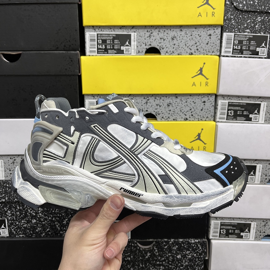 Balenciaga BLCG Runner 7.5 - Image 8