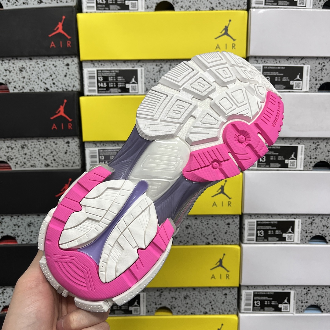 Balenciaga BLCG Runner 7.5 - Image 10