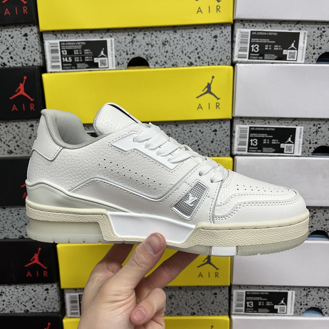 Louis Vuitton Trainer V2-03 - Image 6