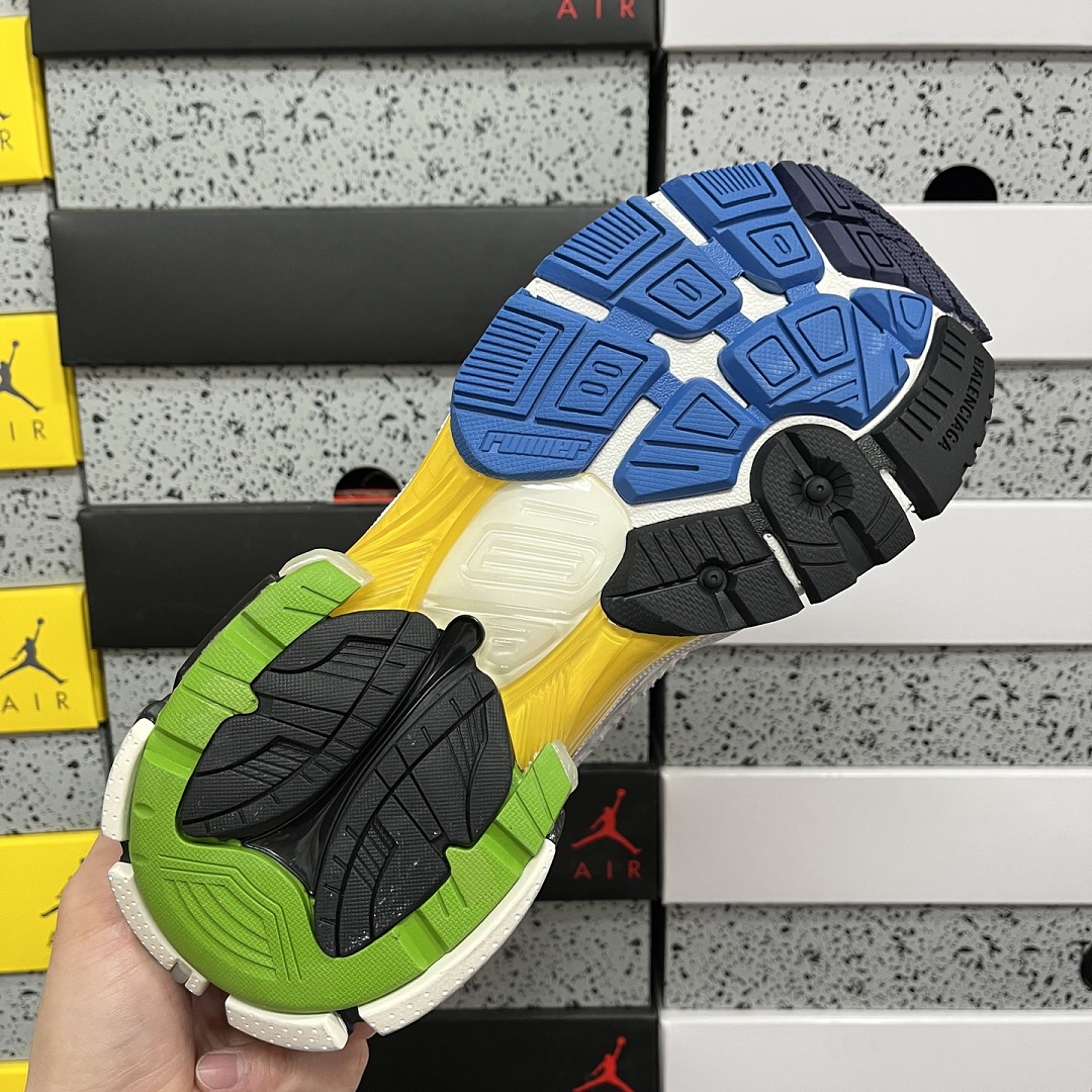 Balenciaga BLCG Runner 7.5 - Image 4