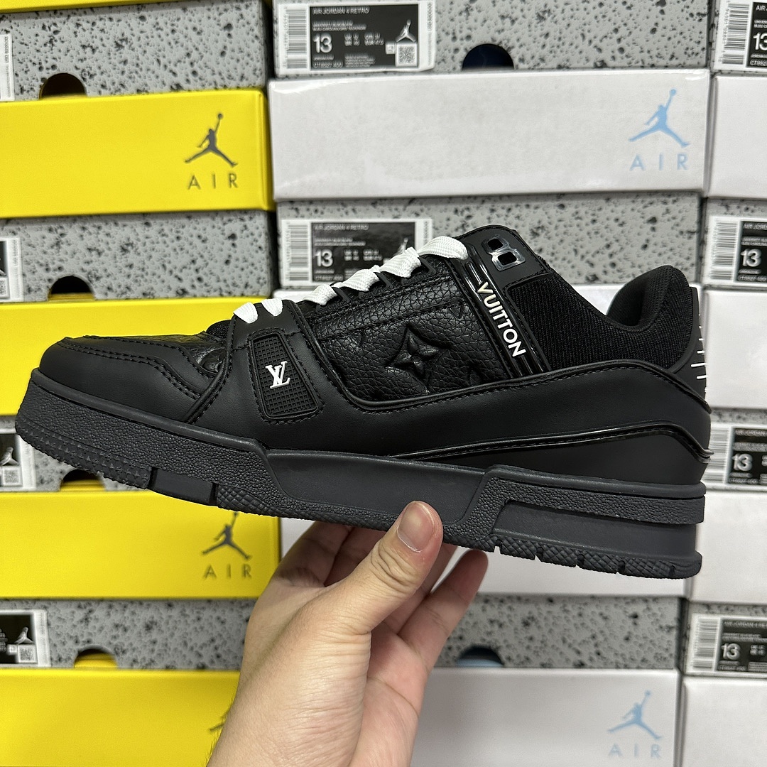 Louis Vuitton Trainer 1-05 - Image 10