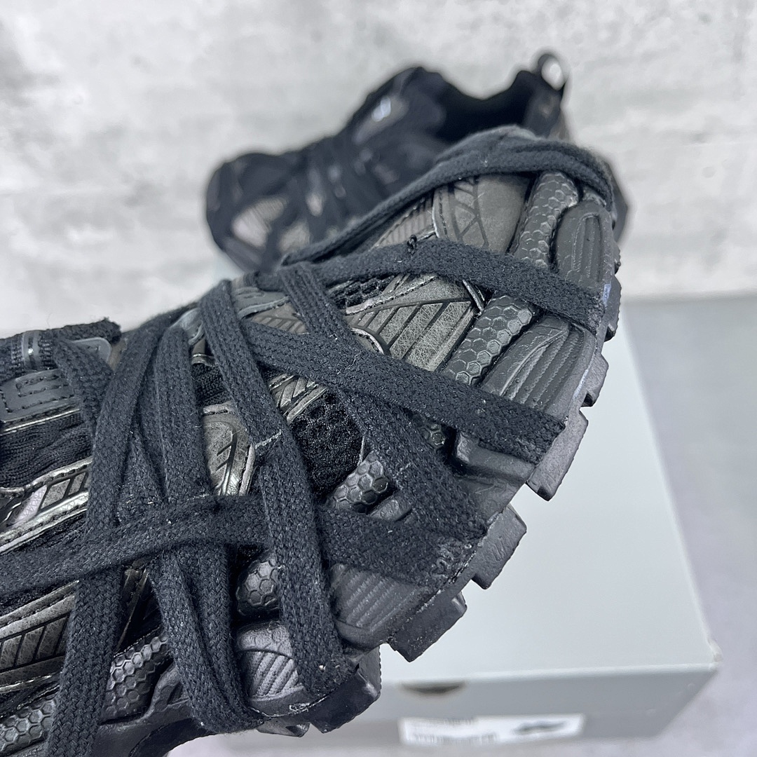 Balenciaga 3XL Extreme Lace - Image 4