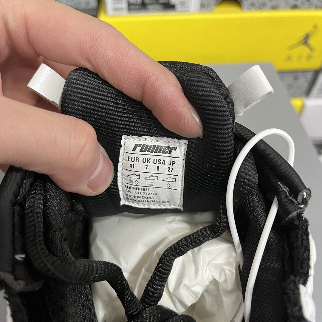 Balenciaga BLCG Runner 7.5 - Image 4