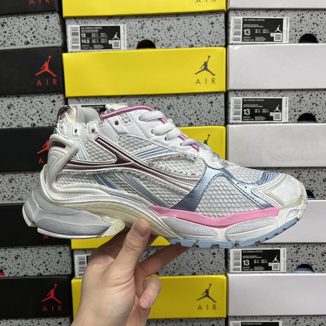 Balenciaga BLCG Runner 7.5 - Image 3