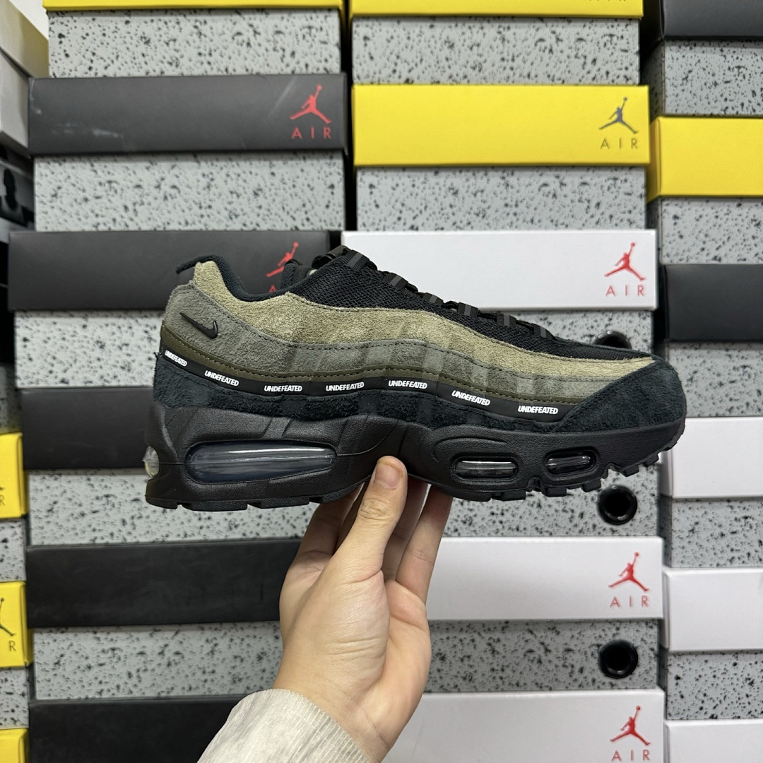 Nike Air Max 95 SP Undefeated Geo La Brea Medium Olive UND (Military Green) - Image 10