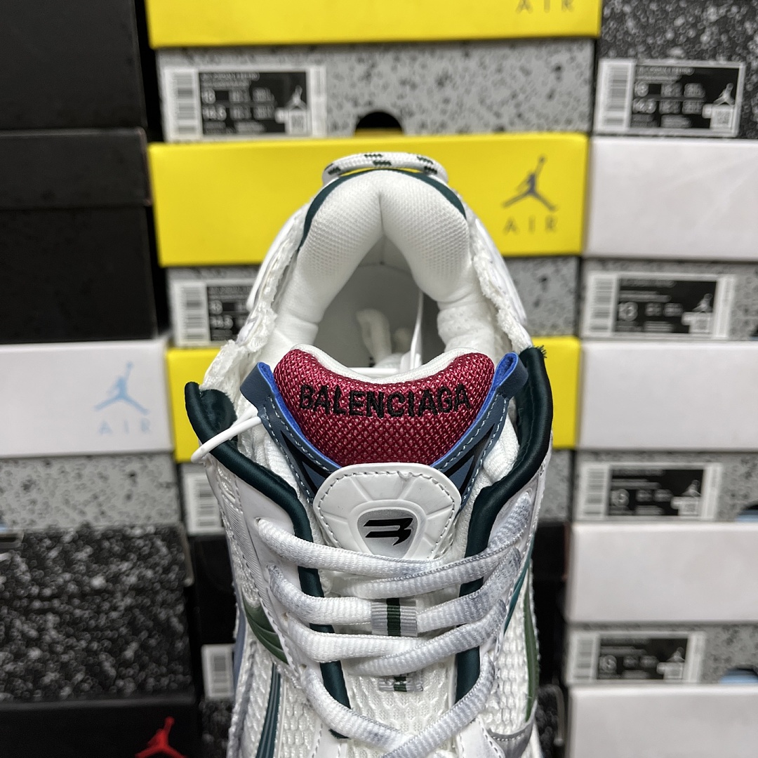 Balenciaga BLCG Runner 7.5 - Image 4