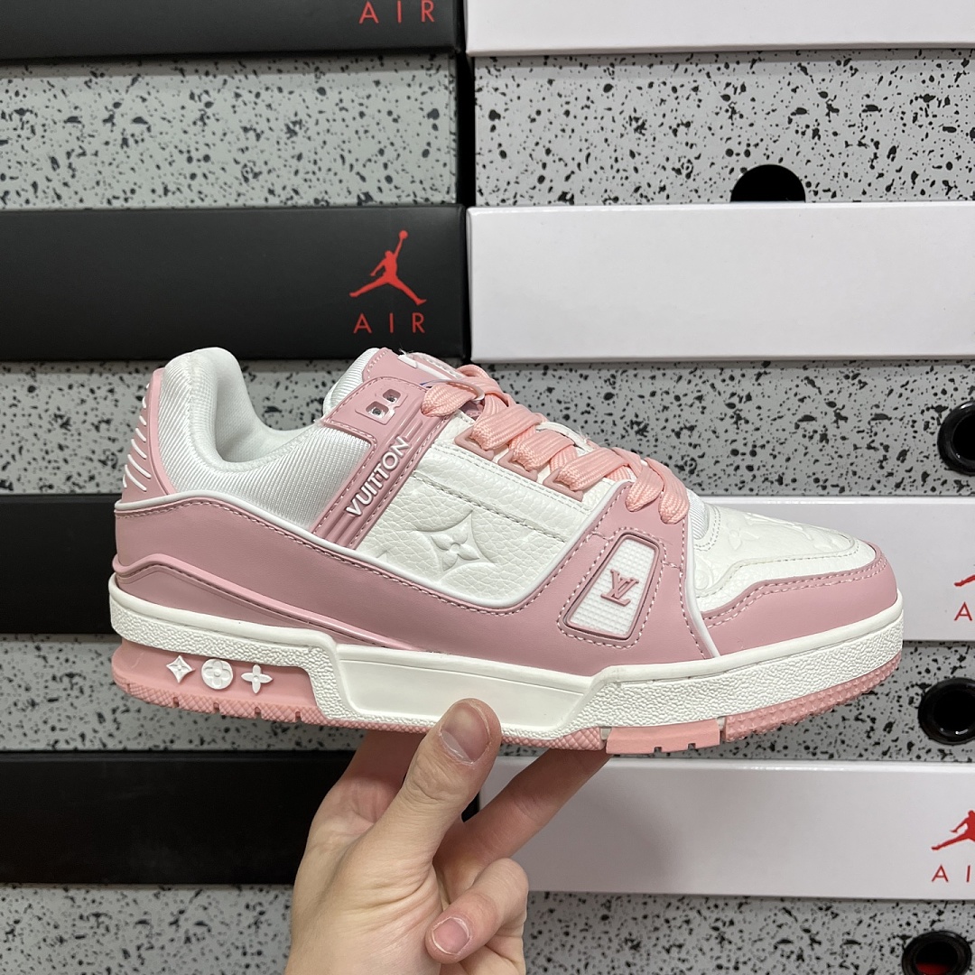 Louis Vuitton Trainer - Image 2