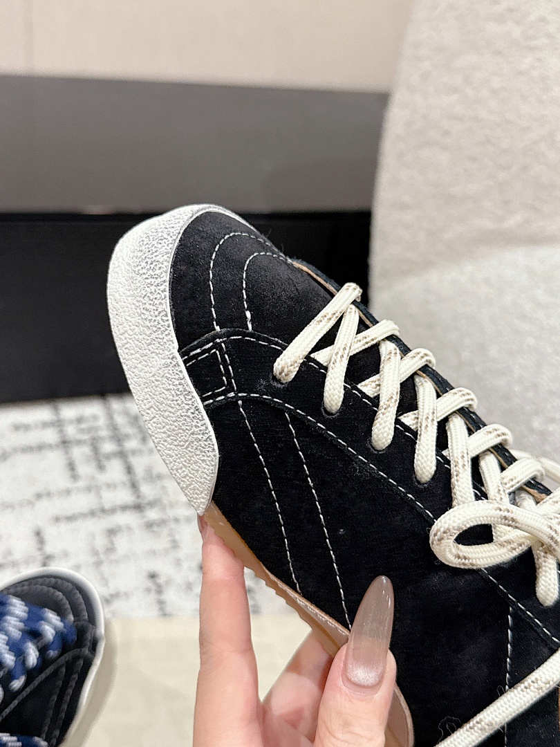 Golden Goose X Truestar Co Branded Dirty Shoe Series - Image 6