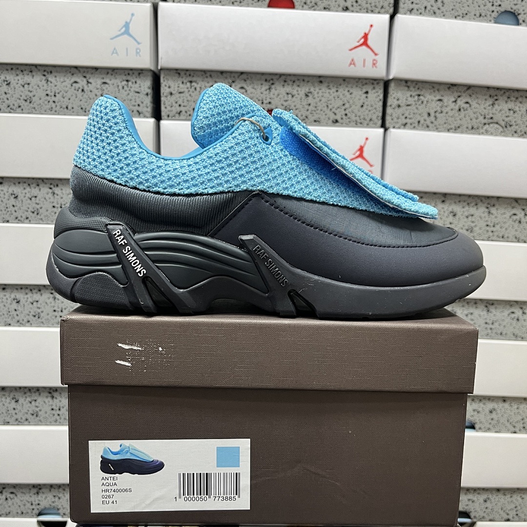 On Running Raf Simons Antei Low Top