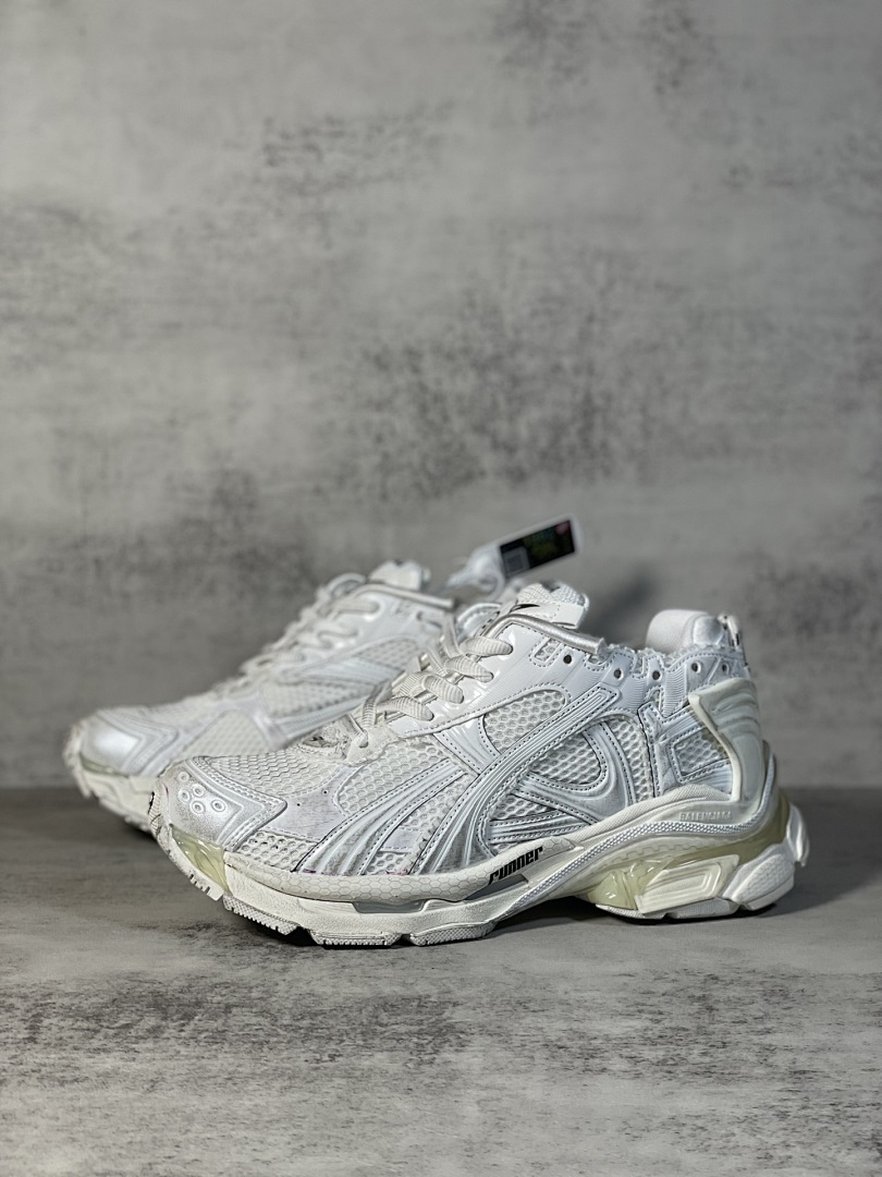 Balenciaga Runner 7.5 - Image 31