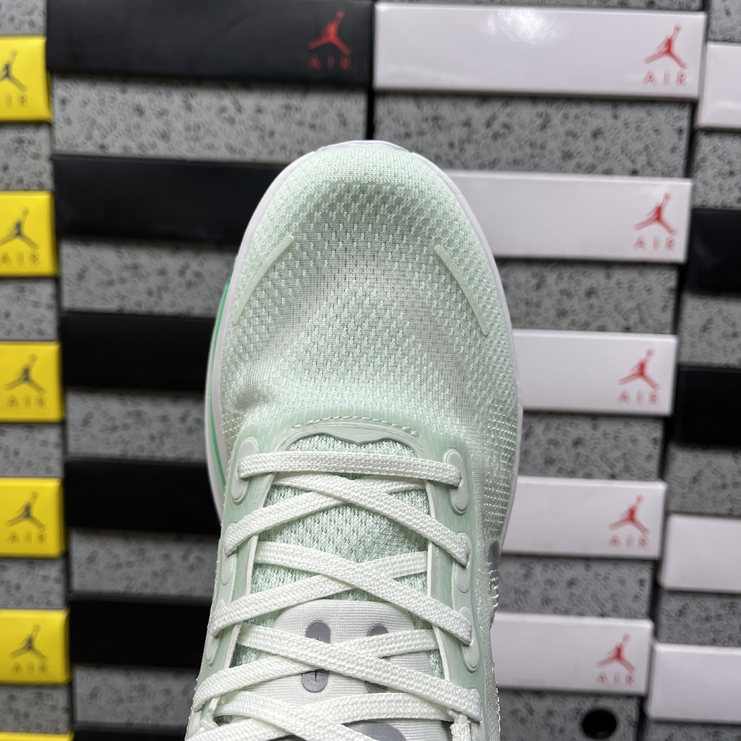 Nike Vomero Premium Barely (Green) - Image 3
