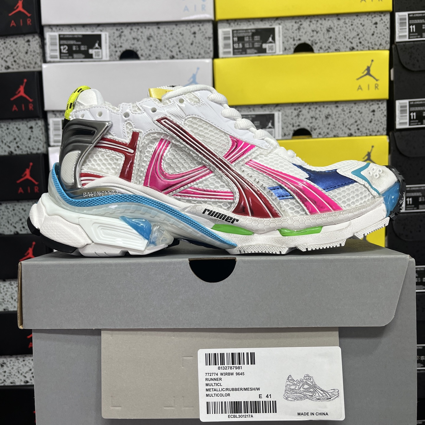 Balenciaga BLCG Runner 7.5 - Image 11