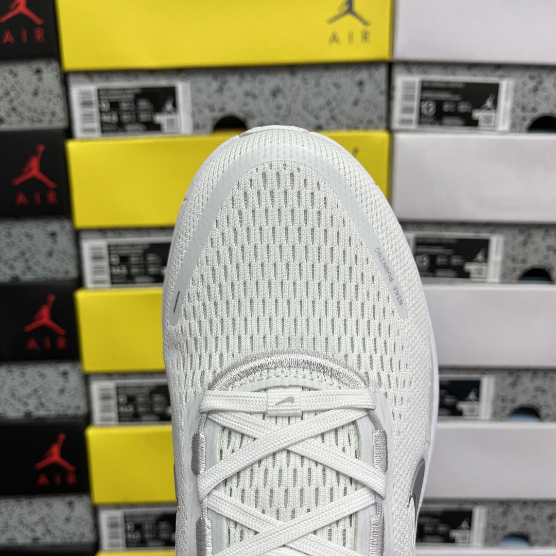 Nike Zoom Vomero - Image 7