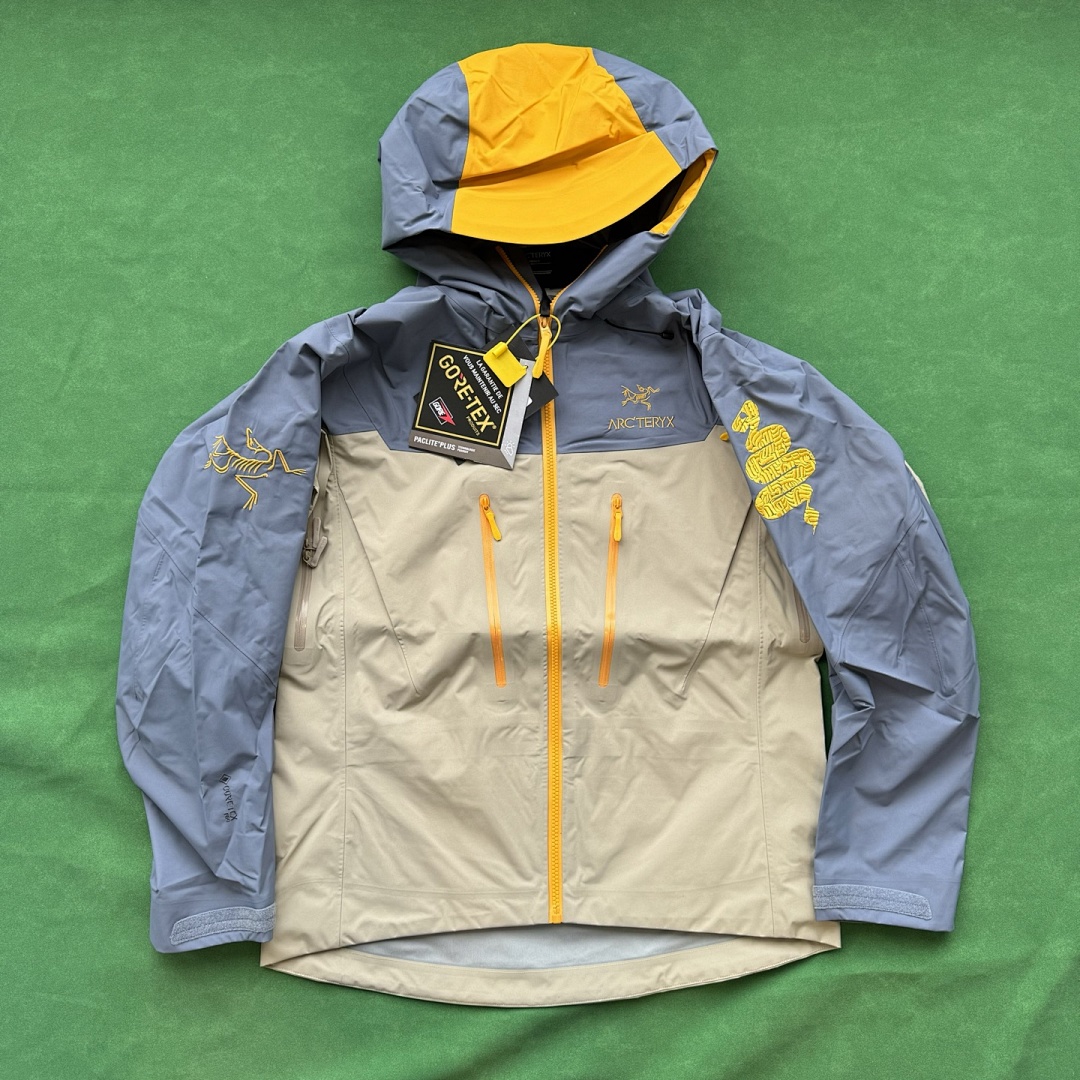 Arc'teryx Alpha SV Year Or The Snake GTX Jacket LNY2025