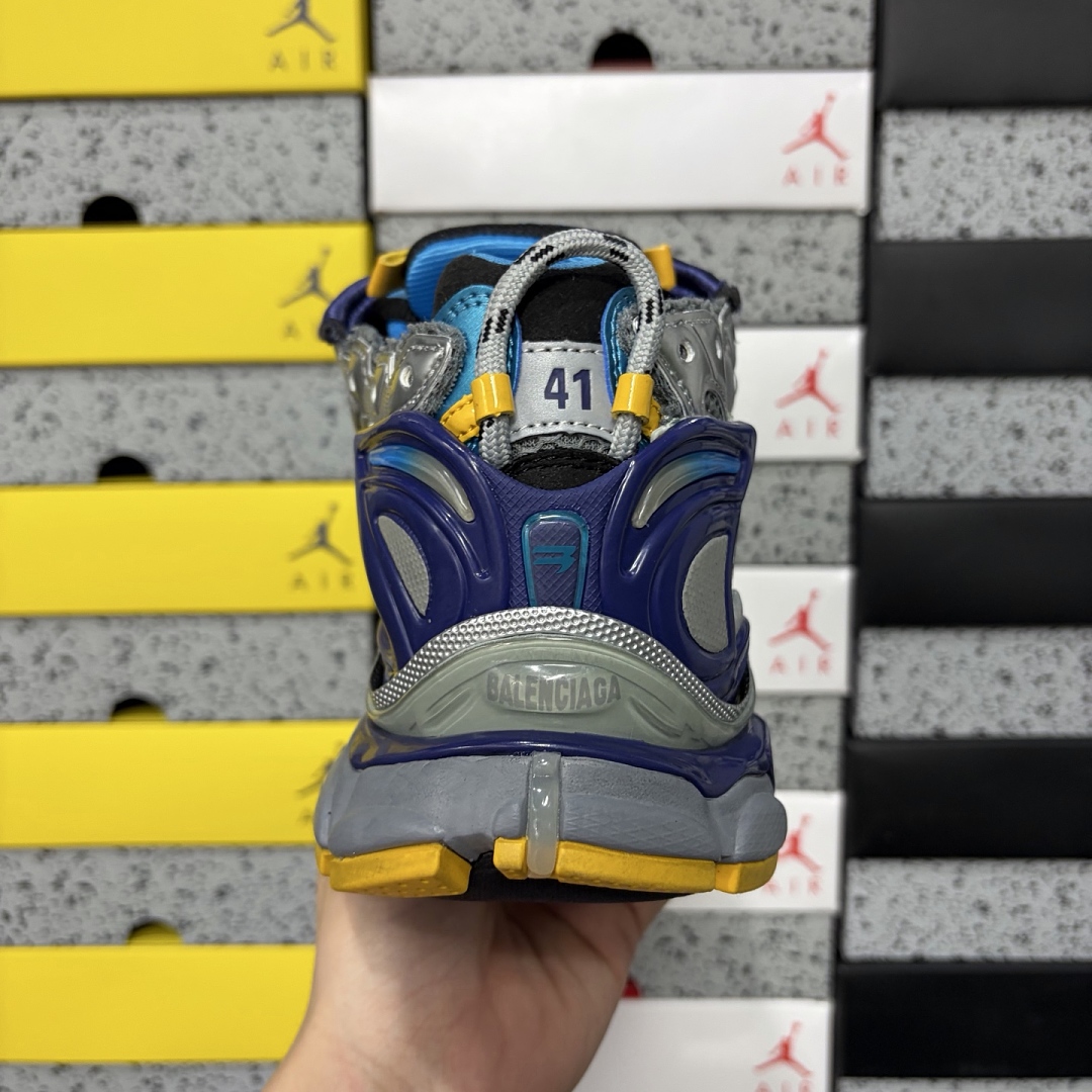 Balenciaga Runner 7.5 - Image 9