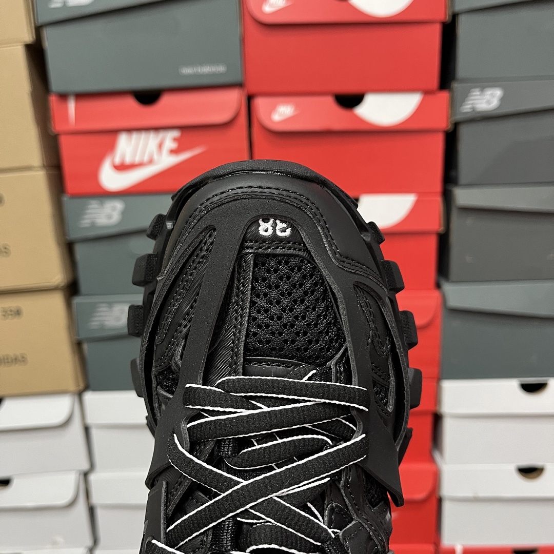 Balenciaga BLCG Track - Image 4