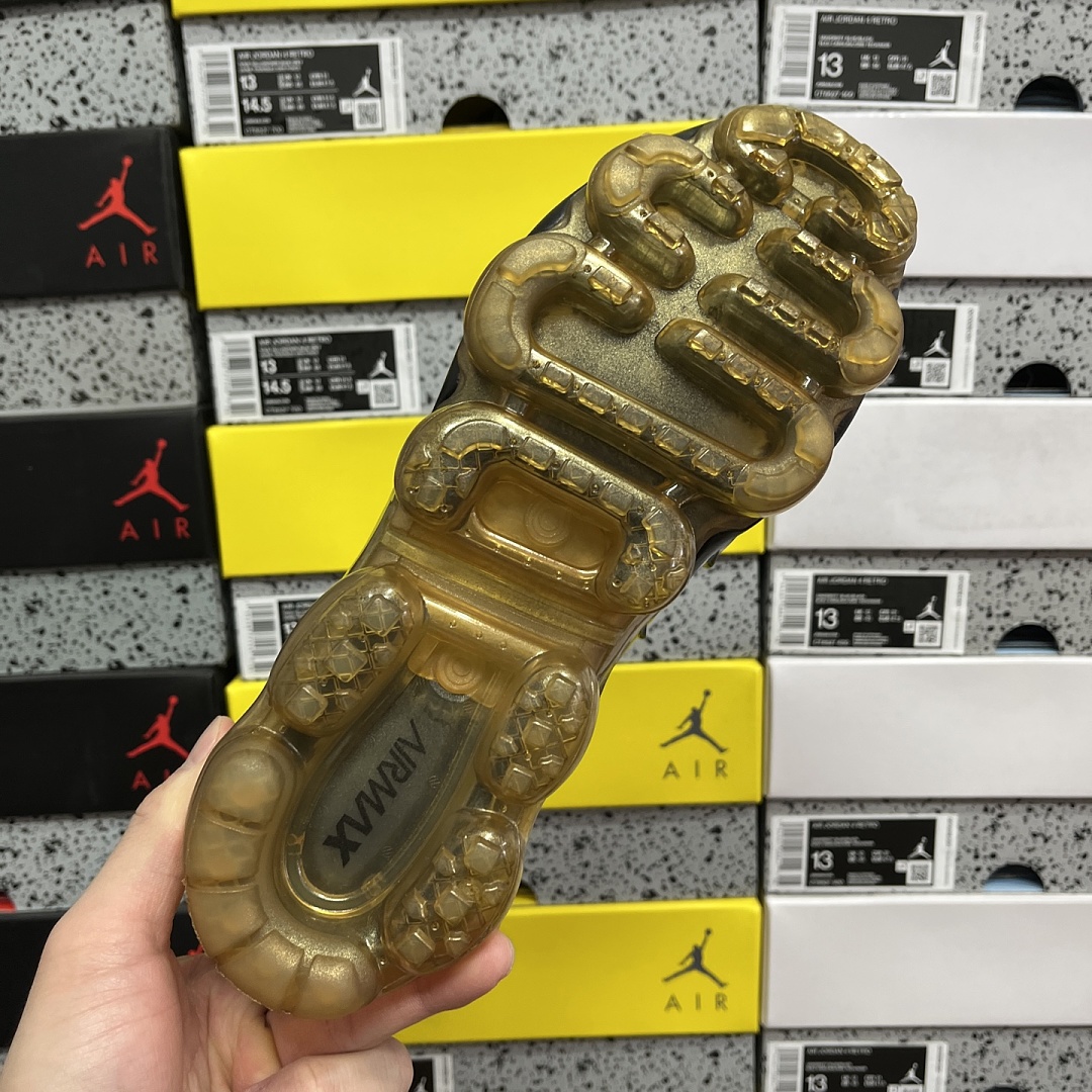 Nike Air VaporMax Plus - Image 7