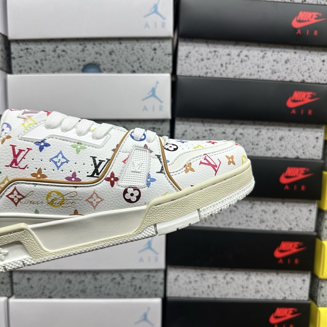 Louis Vuitton Trainer V2-13 - Image 2