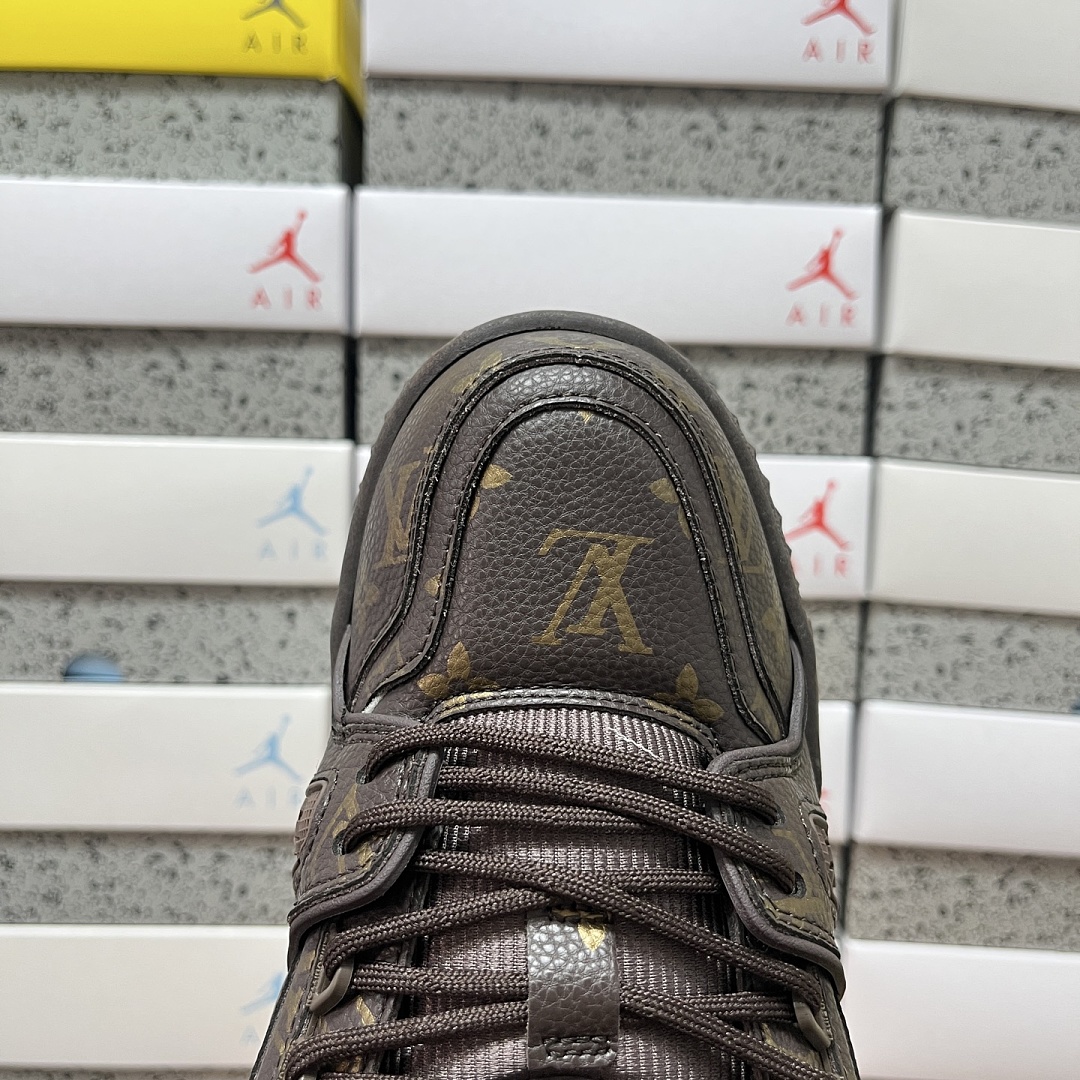 Louis Vuitton Trainer Maxi Brown Print - Image 9