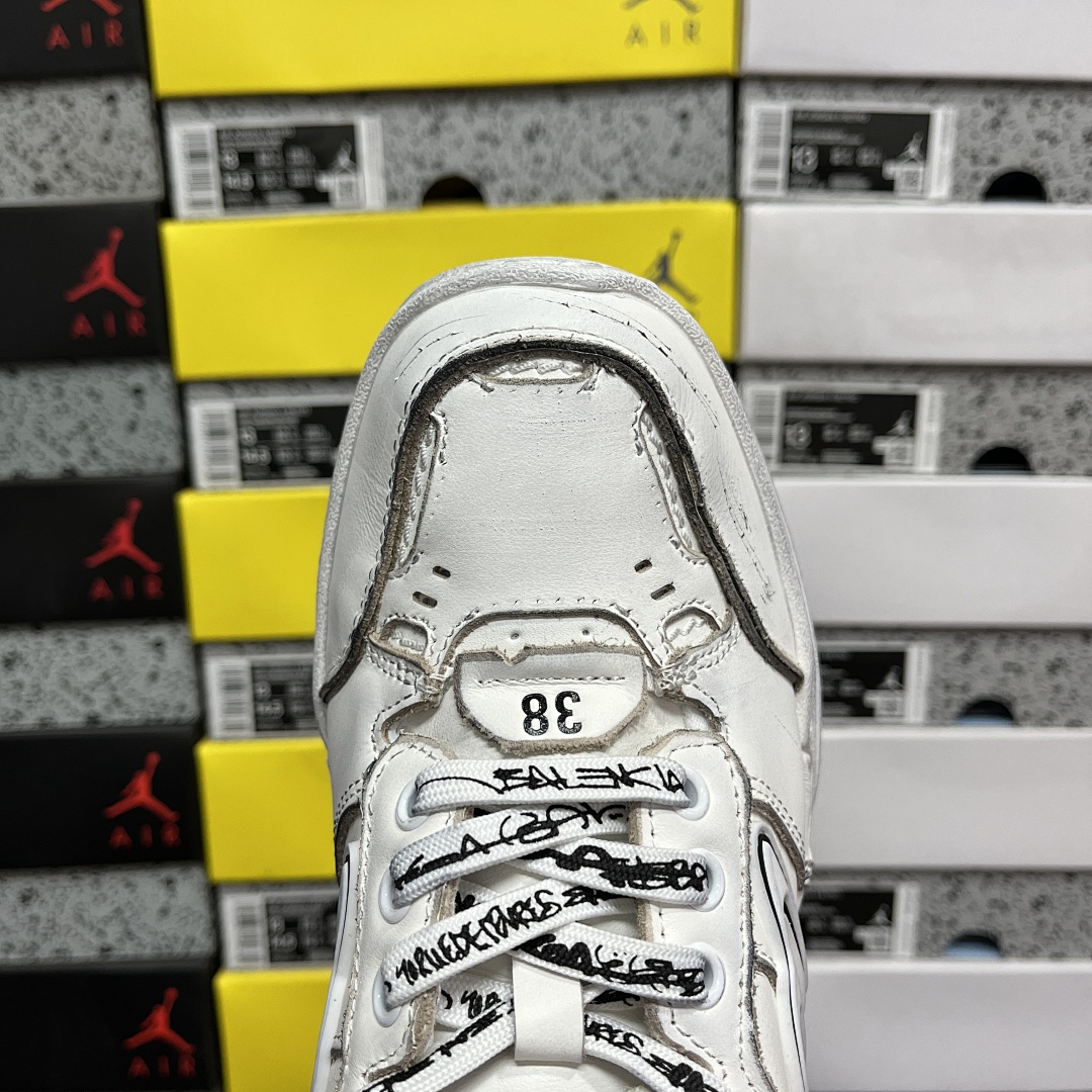 Balenciaga Hamptons Sneakers - Image 4