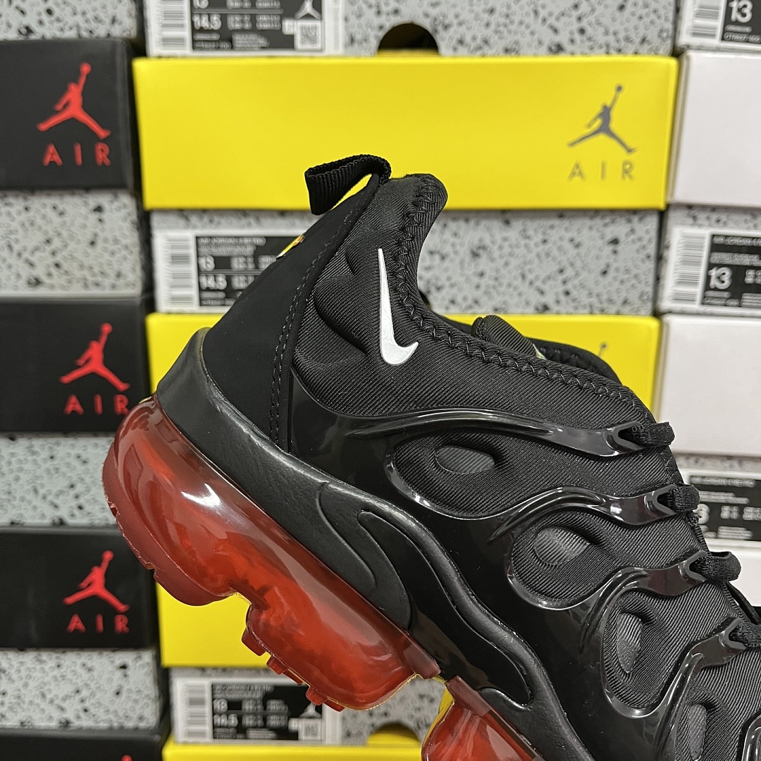 Nike Air VaporMax Plus Black Light Smoke Grey Magma (Orange) - Image 3
