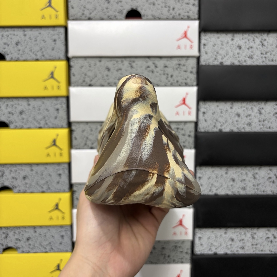 Adidas Yeezy Foam RNNR MX Cream Clay Clogs Oil Painting - Image 10