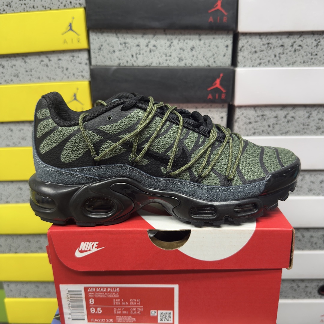Nike Air Max Plus Utility Medium Olive Black FJ4232-200 Green (Lace Up)