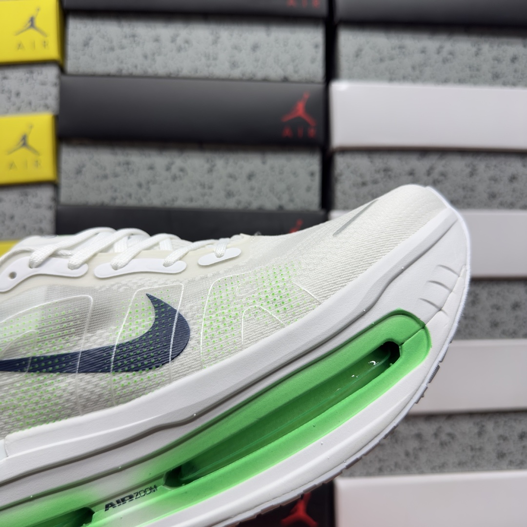 Nike Vomero Premium - Image 8