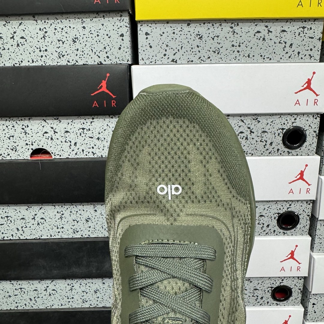 Alo Yoga Rnner A0590U_GREEN (OLIVE) - Image 6