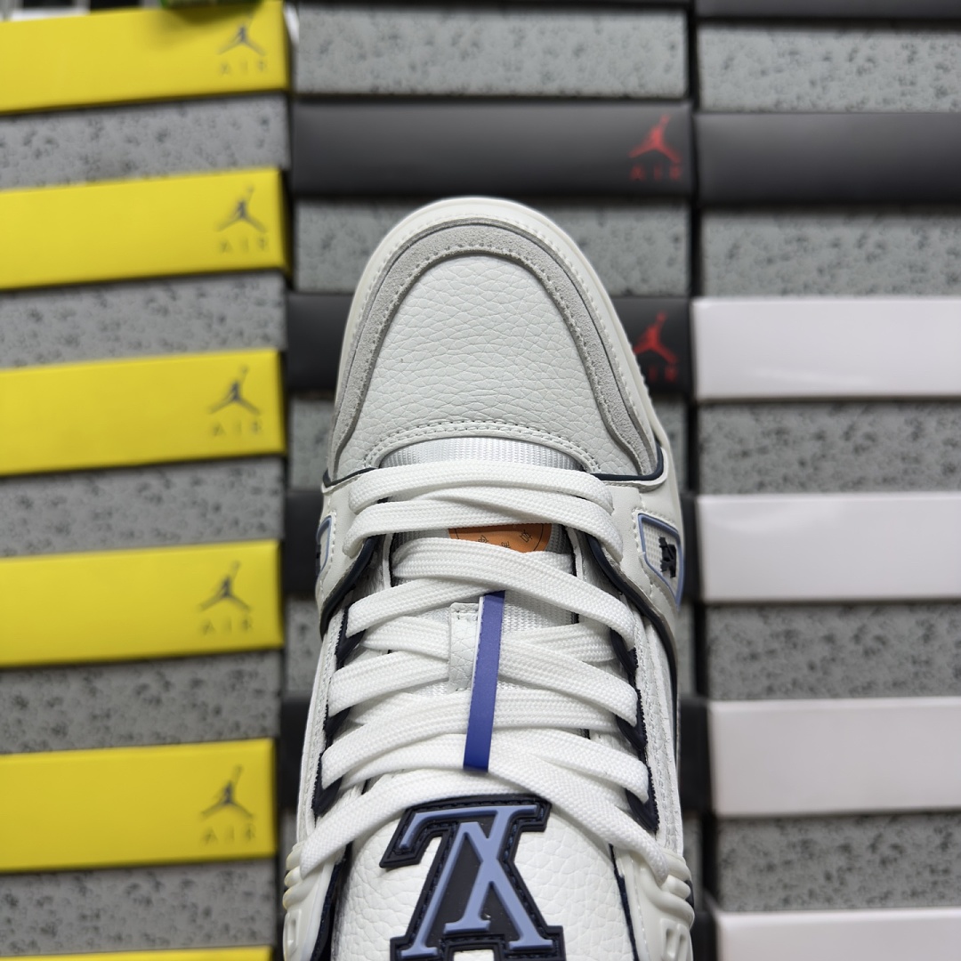 Louis Vuitton Trainer - Image 3