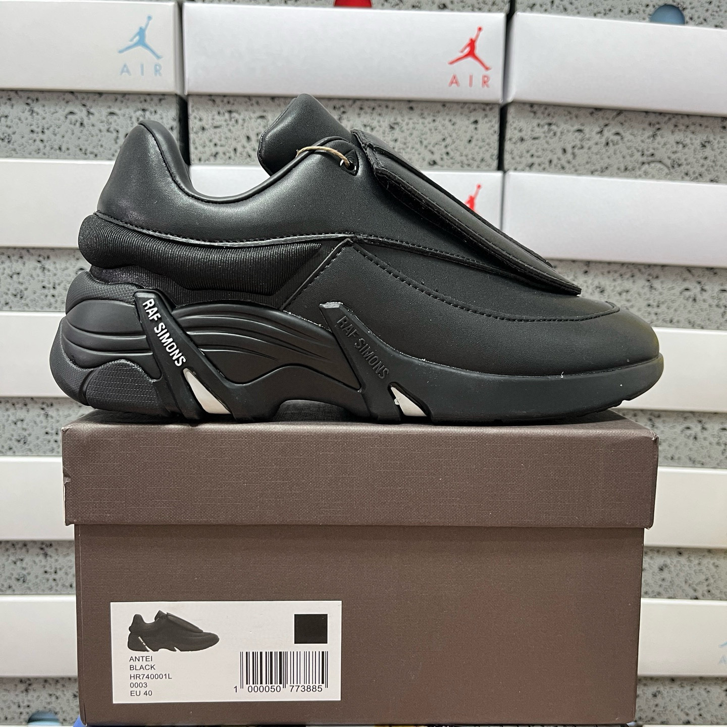 On Running Raf Simons Low Top (Black ANTEI) - Image 10
