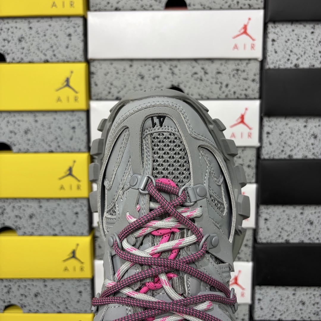 Balenciaga Track - Image 12