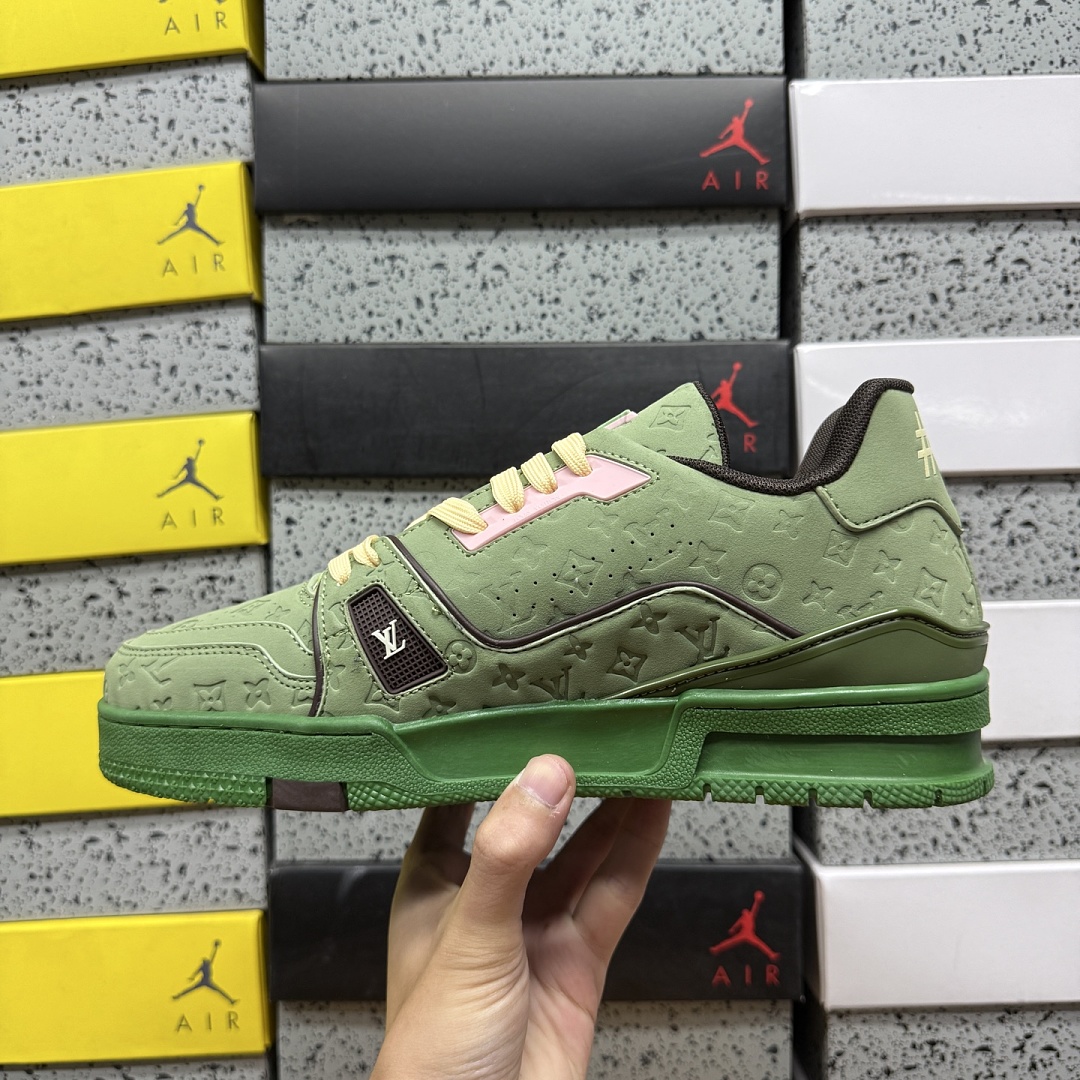 Louis Vuitton Trainer V2-20 - Image 7