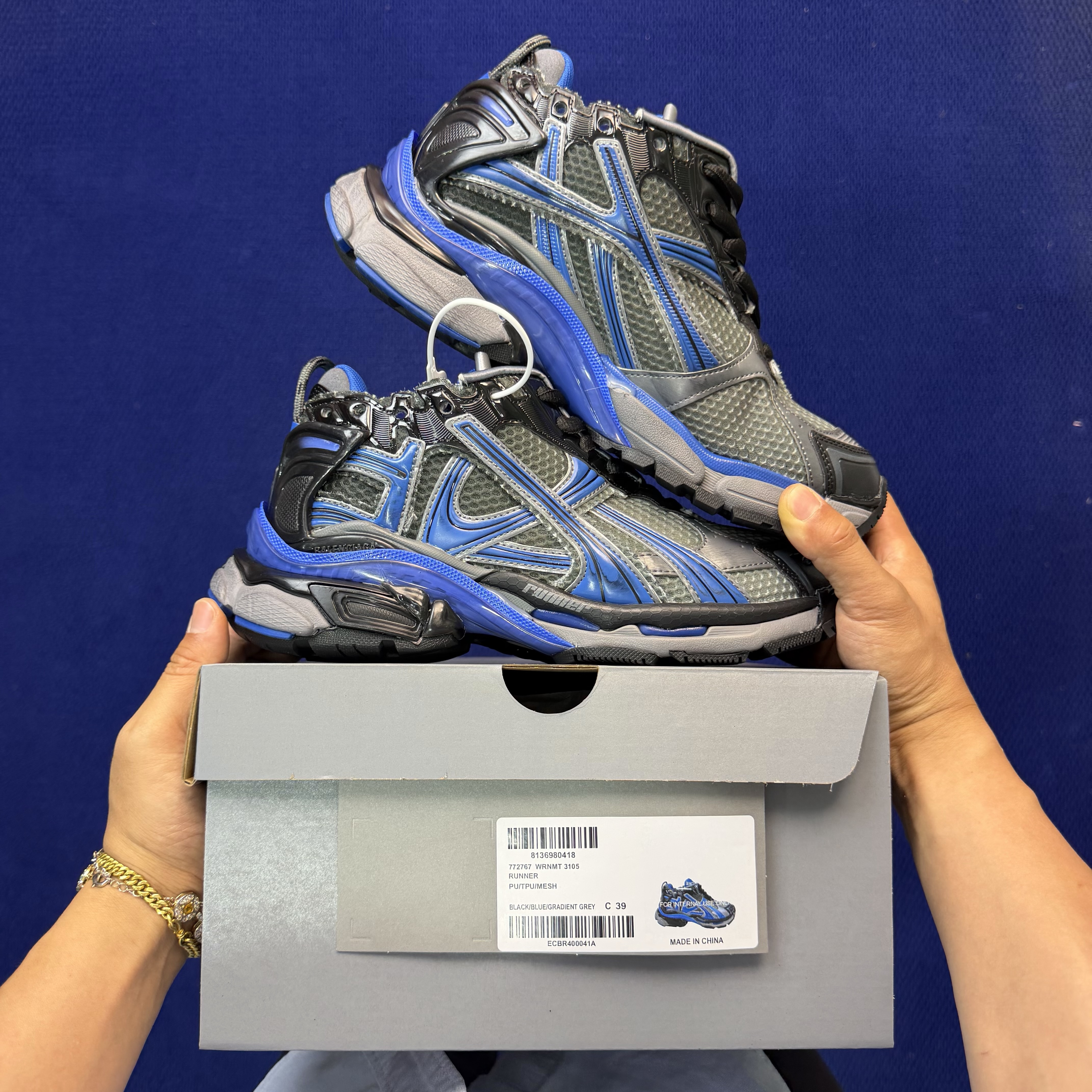 Balenciaga BLCG Runner 7.5 - Image 10