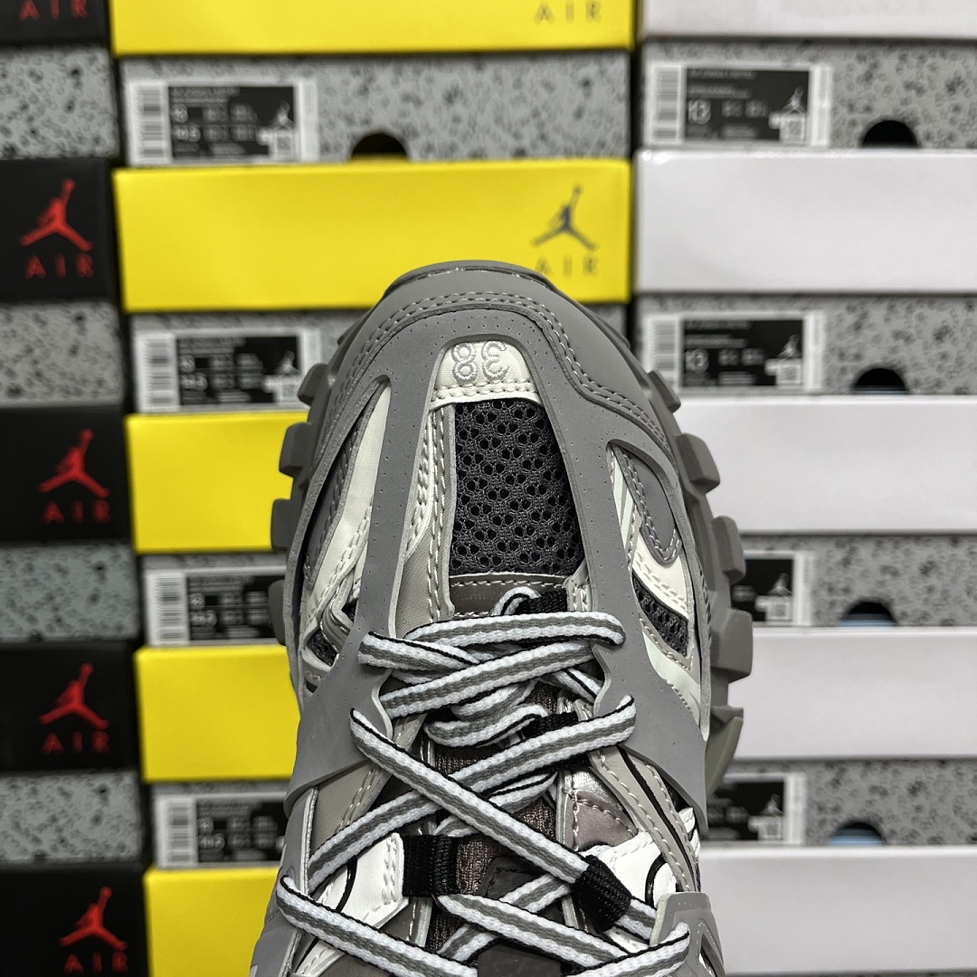 Balenciaga BLCG Track 3.0 - Image 2